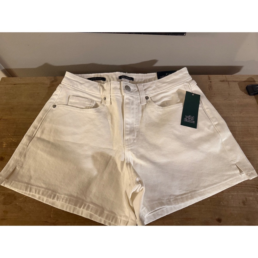 Wild Fable White Mid-Rise Curvy Midi Denim Shorts Size 4 4in Inseam NWT